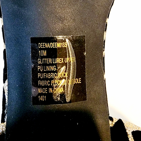 Betsey Johnson Light Gold Leopard Ankle Strap Chunky Block Heels - Picture 9 of 9